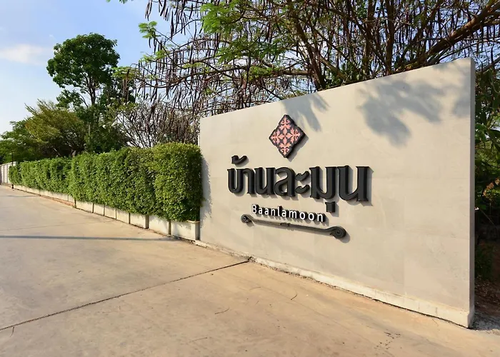 โรงแรม Baan Lamoon Ban Khlong Thai Muang